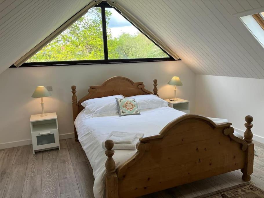 The Stable, Grove End Farm Apartment Петуърт Екстериор снимка